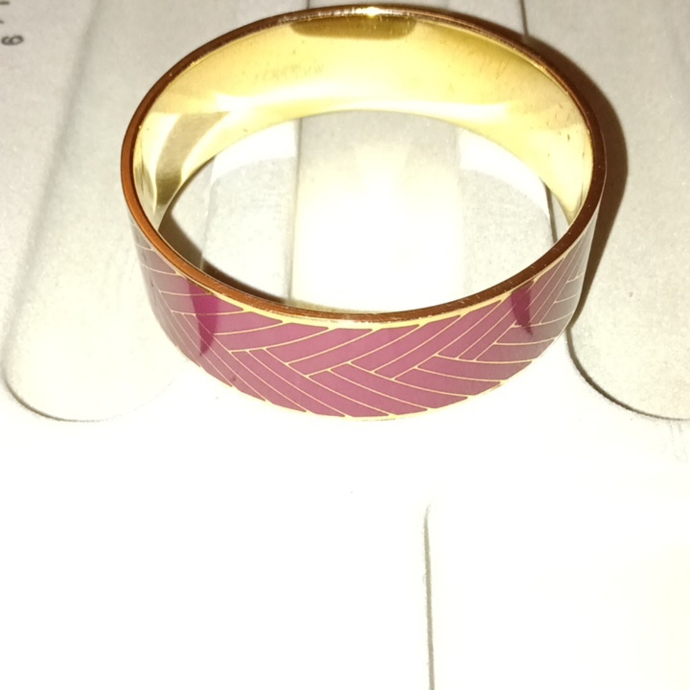 Free w/ purchase 👈🏻♥️Pink and Gold Chevron Bangle Bracelet - Picture 4 of 5